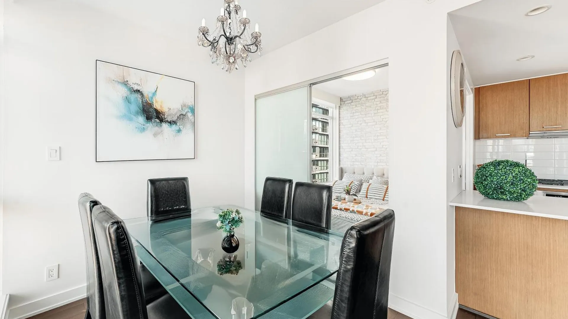 Stylish City View 2Br Apartment Steps To Yaletown Life فانكوفر كندا